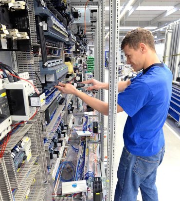 Elektroniker/-in für Betriebstechnik