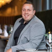 Ansprechpartner Hüttenhof - Wellnesshotel & Luxus-Bergchalets: Helmut Paster